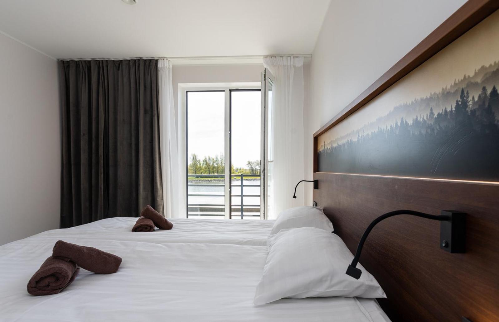 Oe Seaside Suites & Spa Κουρεσάαρε Εξωτερικό φωτογραφία