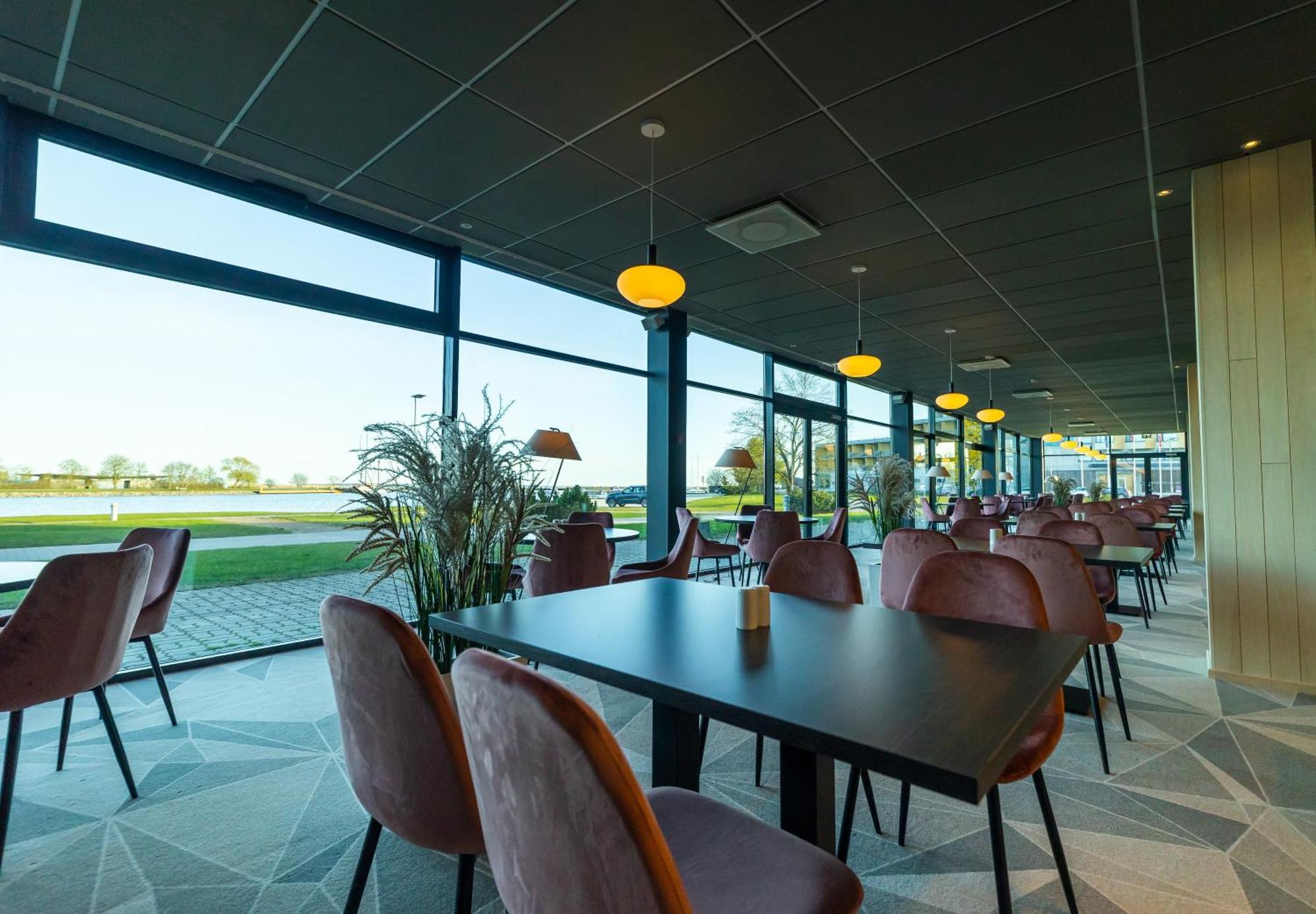 Oe Seaside Suites & Spa Κουρεσάαρε Εξωτερικό φωτογραφία